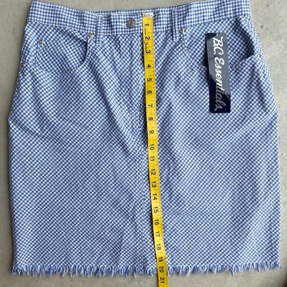 NWT B.C. Essentials Blue and White Lightweight Gingham Skirt Size 12 - Picture 5 of 6